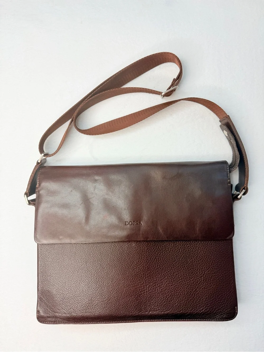 Vintage DORSA Brown Pampered Cow Hide Messenger Shoulder Bag Great Condition